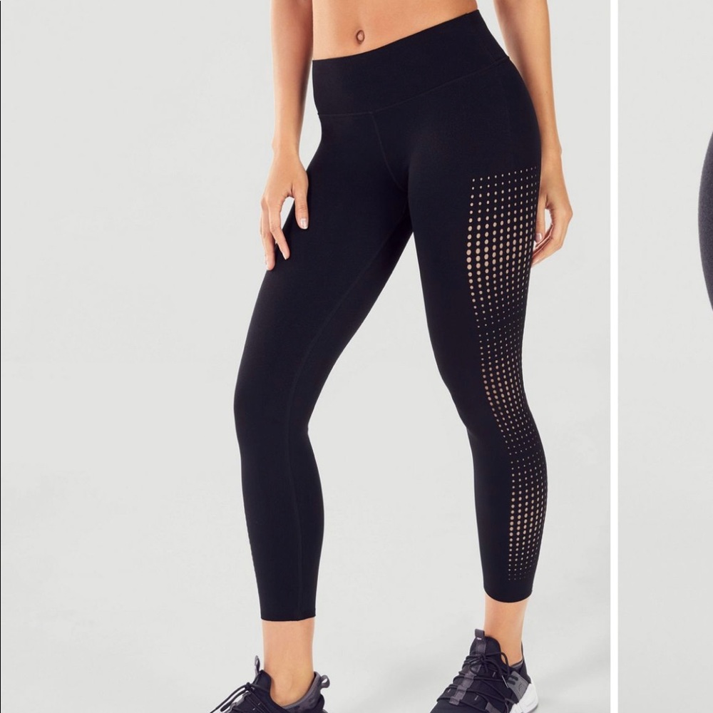 NWOT! Fabletics Sculptknit Dot 7/8 Leggings